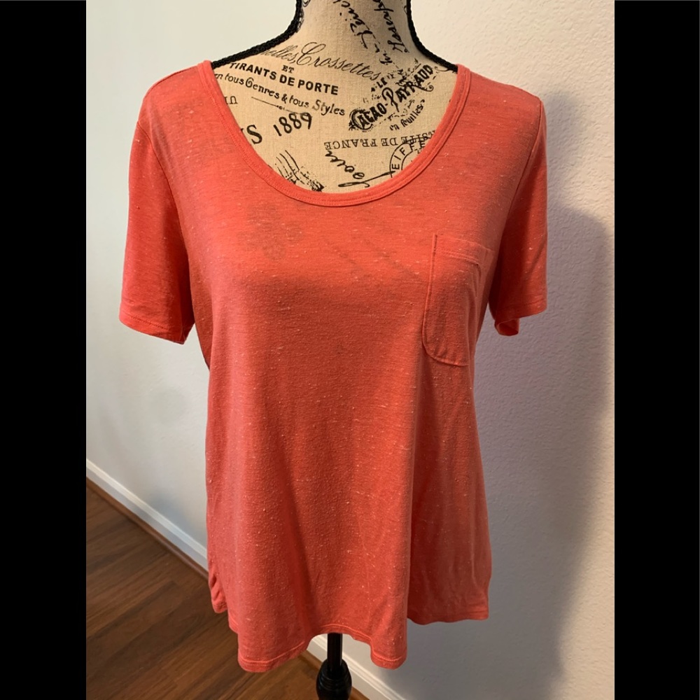 Woman’s Large Coral Color T-Shirt